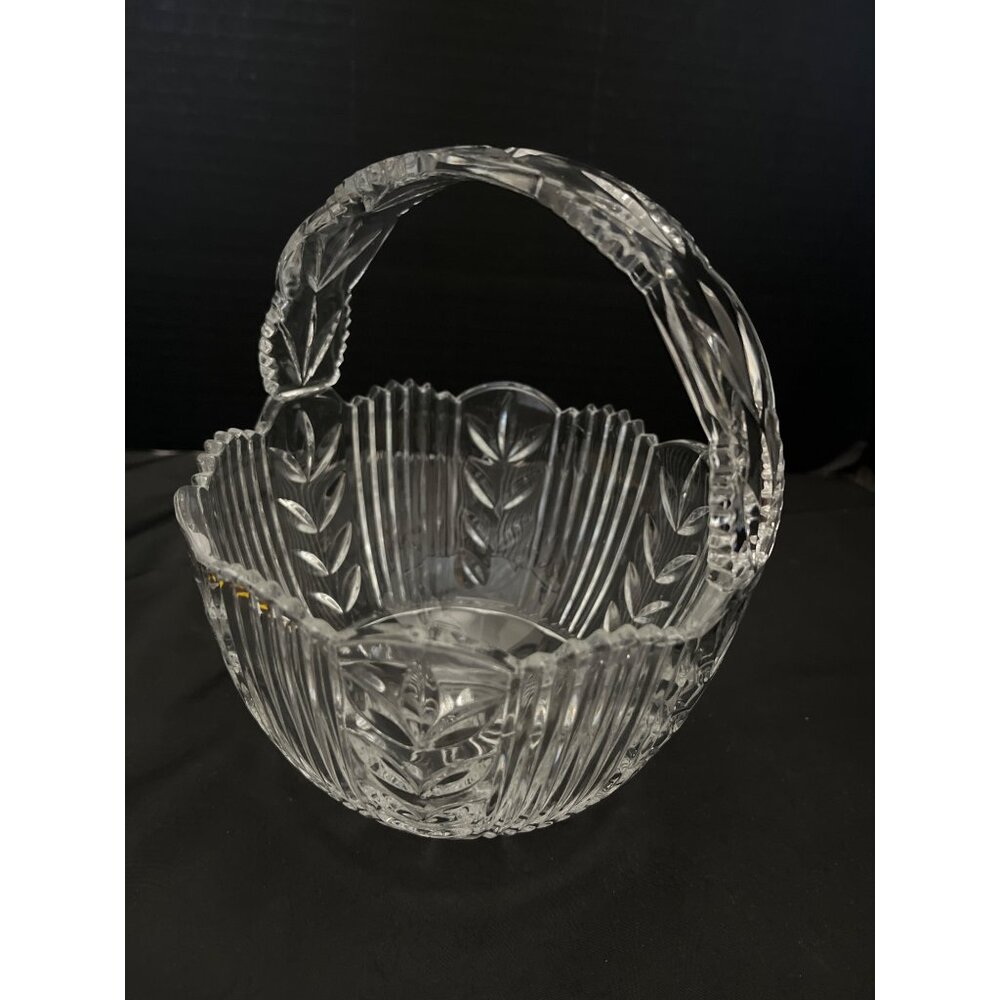 Vintage Scalloped Pressed Crystal Basket with Handle 7.5”x6”